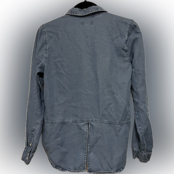 LUCKY BRAND 100 % Tencel long sleeve chambray shirt, split in back - size SP - Picture 2 of 5